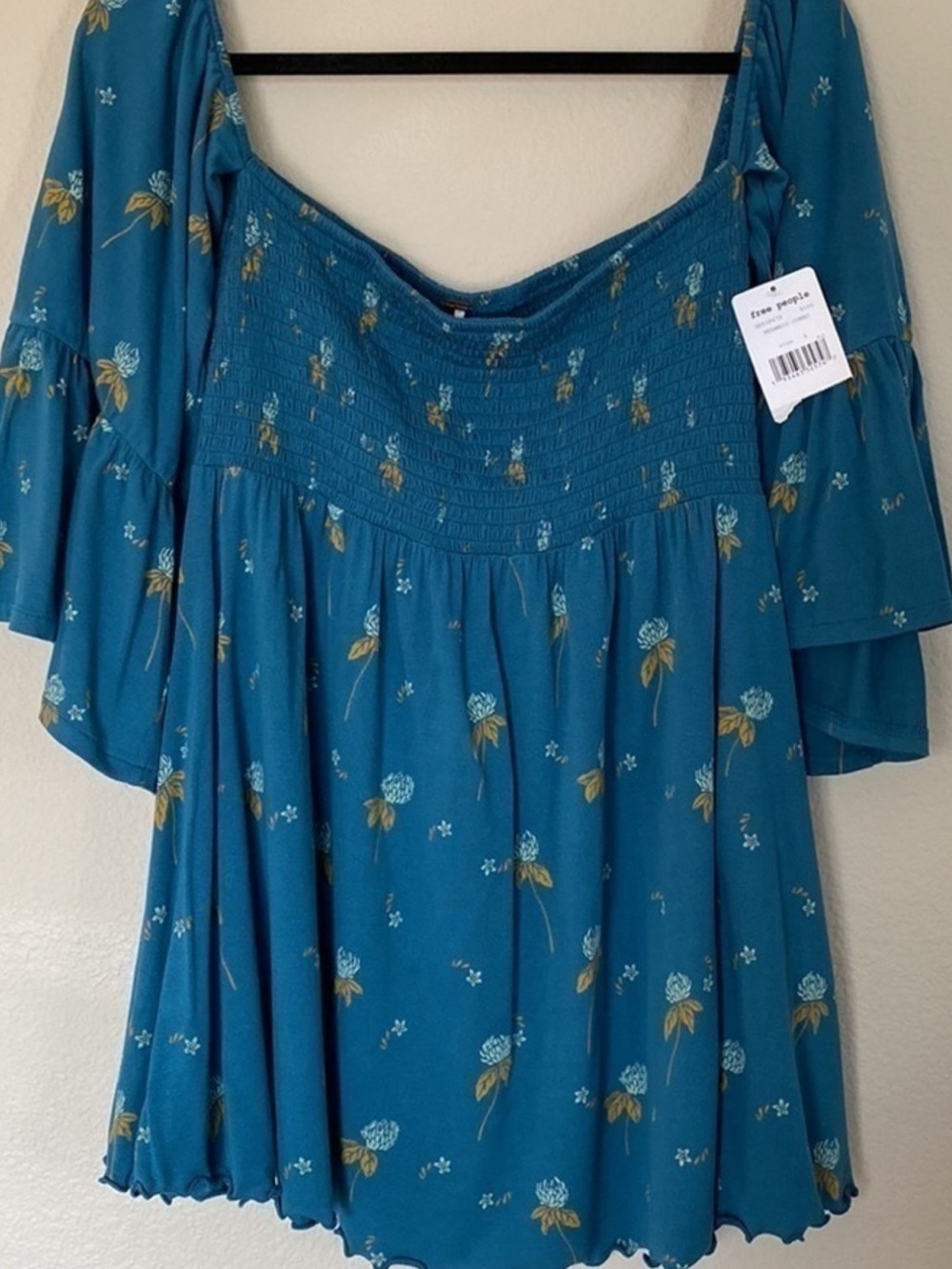 Free people dress top mermaid combo off the shoulder. Size large. NWT.